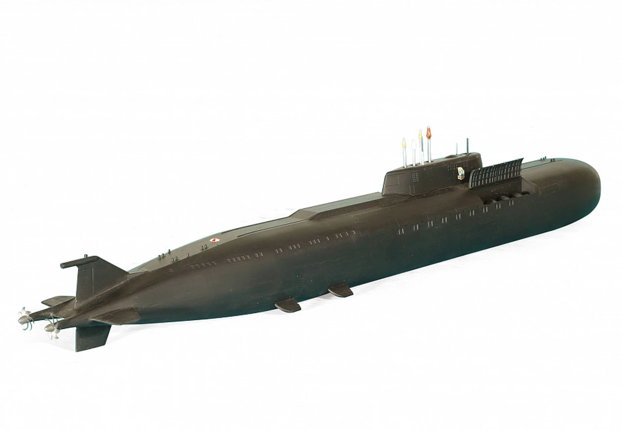 Russian K-141 Nuclear Submarine Kursk 1/350 Zvezda - Image 4