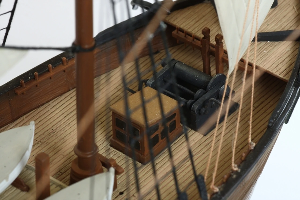 British Brigantine Double Masted Sailing Ship 1/100 Zvezda - Image 8