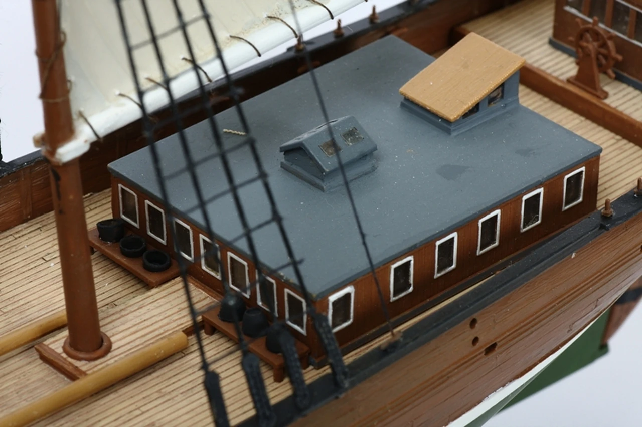 British Brigantine Double Masted Sailing Ship 1/100 Zvezda - Image 9