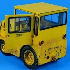 USN/DLA GC340/SM340 Tow Tractor w/Cab & Photo-Etch 1/32 Aerobonus