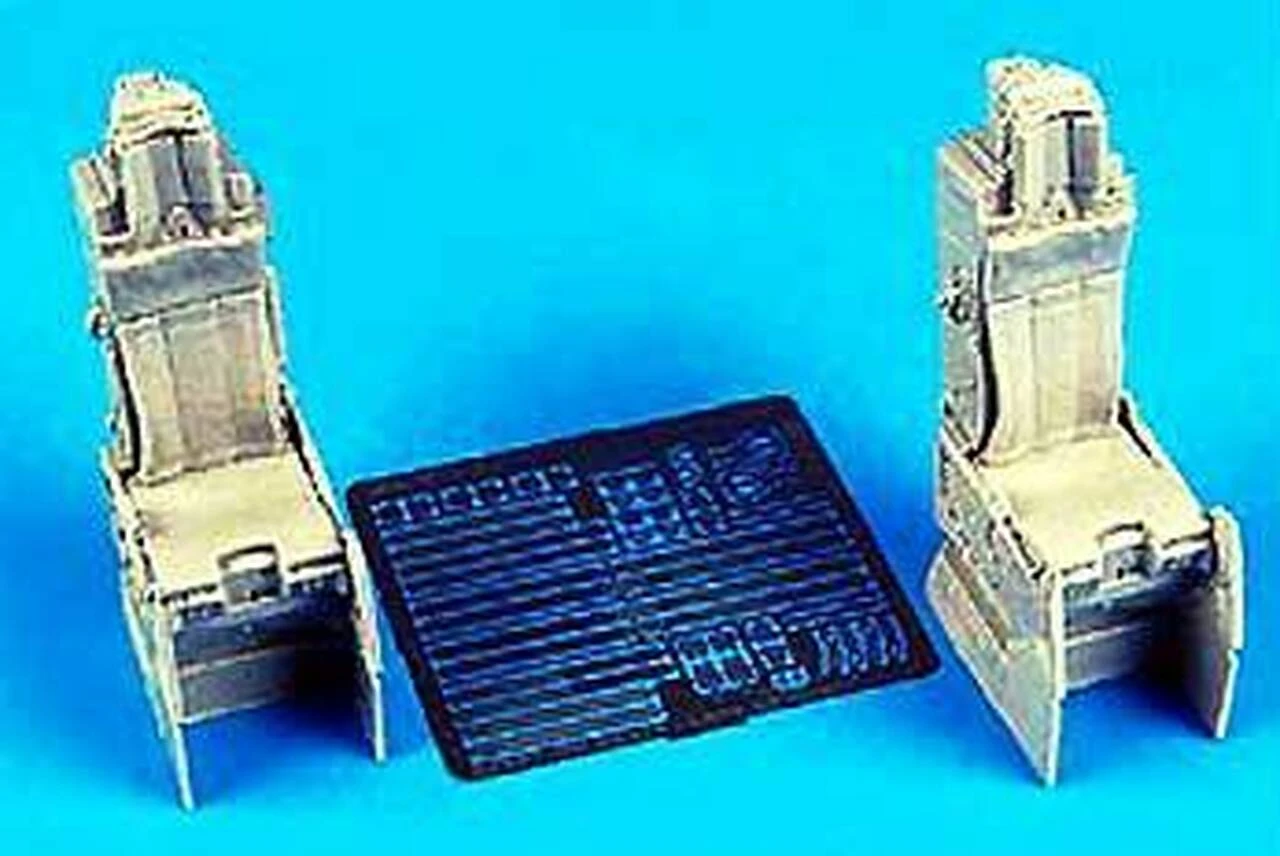 F-16 Falcon Ejection Seat Late Version (2) 1/32 Aires