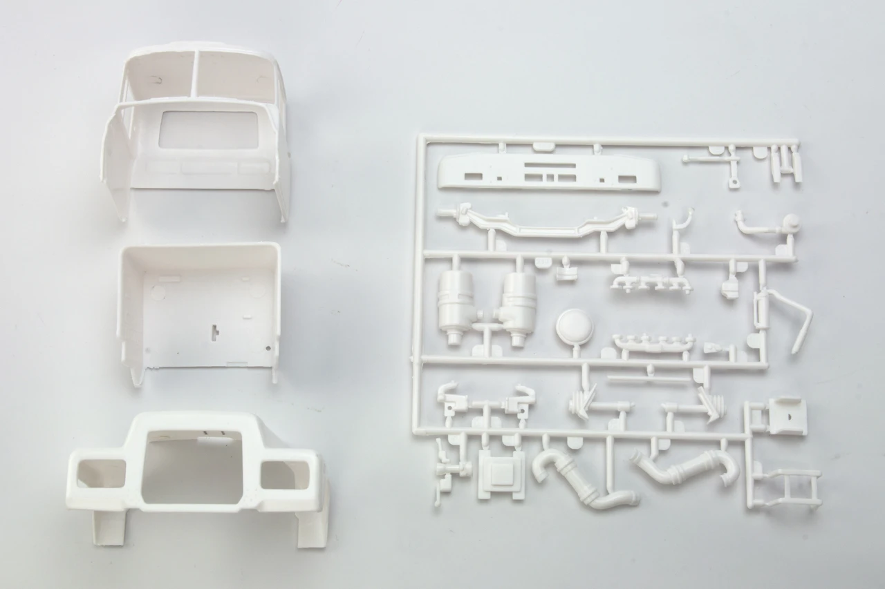 Mack R685ST Semi Truck Cab 1/25 AMT Models - Image 2