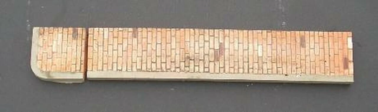 Brick Sidewalk w/Corner Sections (5pcs) (Each Section 1-1/2"X8") 1-35 Dioramas Plus