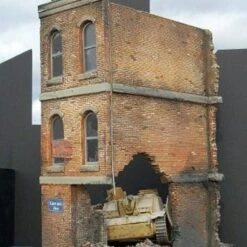 Ruined Small 3-Story Brick Apartment Building 1/35 Dioramas Plus