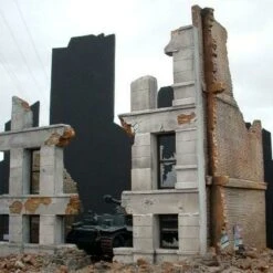 Ruined Concrete/Brick Building 1-35 Dioramas Plus