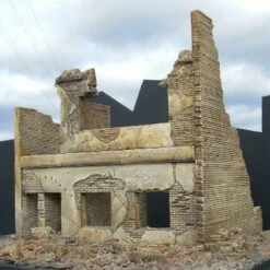 Ruined 2-Story Brick Apartment Building (8"x9"x9") 1-35 Dioramas Plus