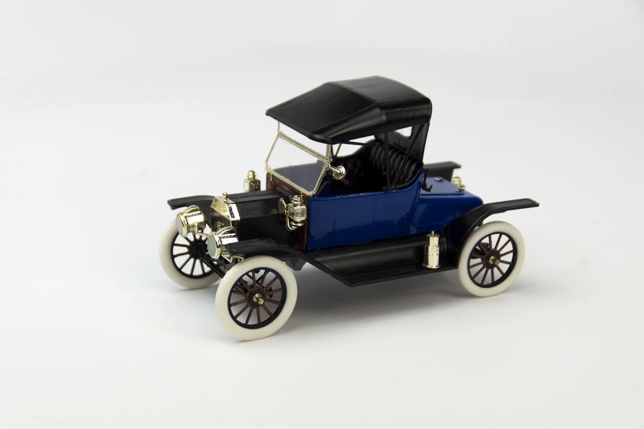 Model T 1913 Roadster American Passenger Car 1/24 ICM Models - Image 2