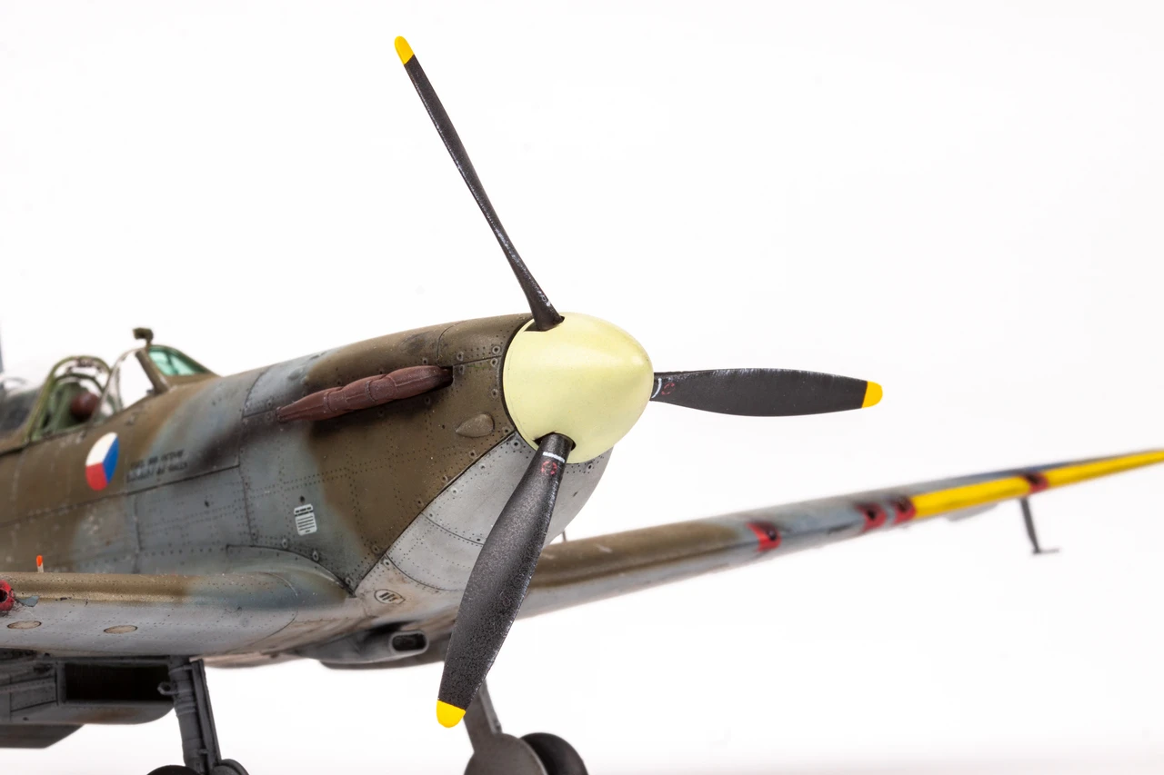 Spitfire Mk IIa British Fighter (Profi-Pack Plastic Kit) 1/48 Eduard - Image 10