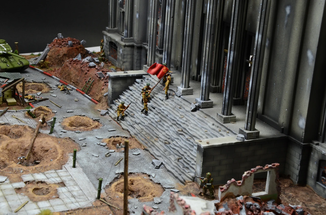 Battle for the Reichstag Berlin 1945 Diorama Set 1/72 Italeri - Image 8