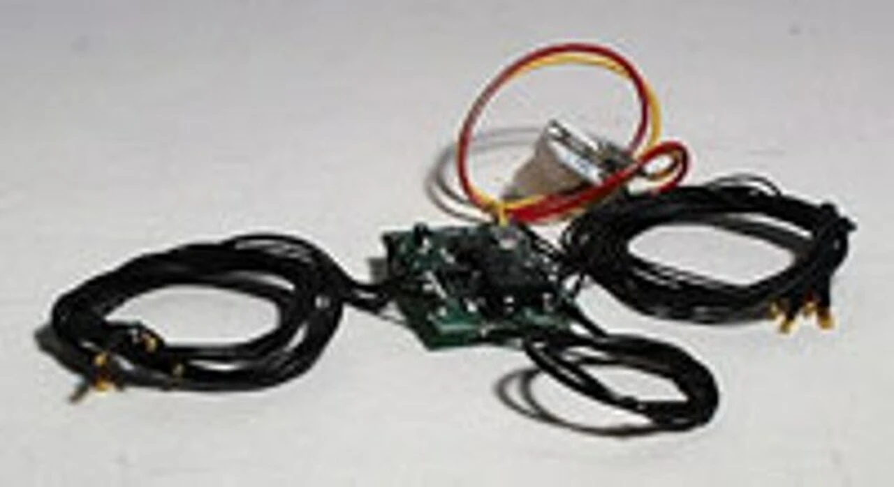 HO/N/O Adjustable 8-Position Strobe Light Yellow Miniatronics