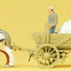 Horse Drawn Farm Wagon w/Sacks & Man HO Preiser Models