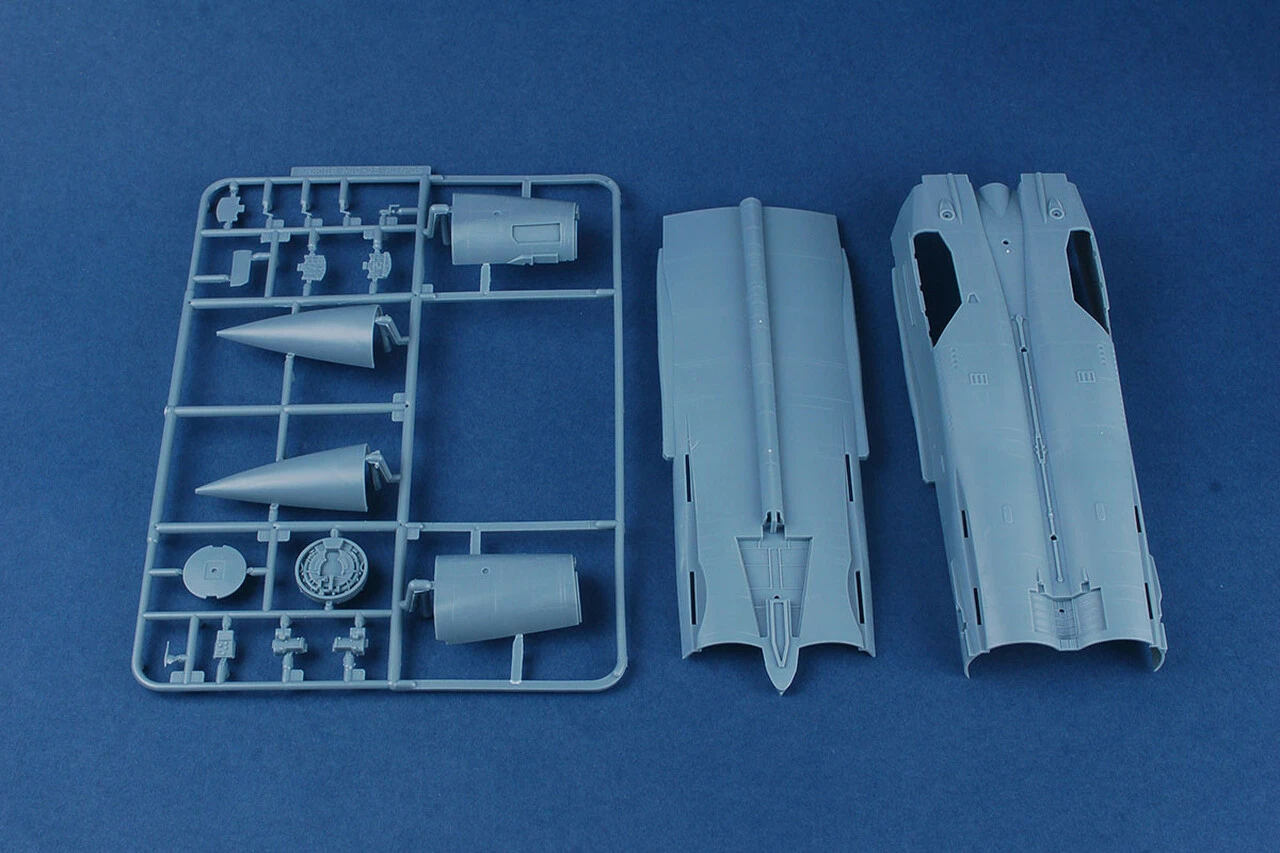 MiG-25 PD/PDS Foxbat Fighter 1/48 Kitty Hawk Models - Image 6