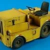 DMC Logan T40 USAF Tow Tractor 1/32 Aerobonus