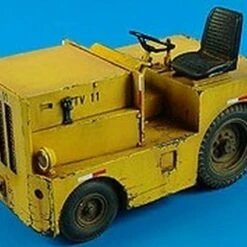 DMC Logan T40 USAF Tow Tractor 1/32 Aerobonus