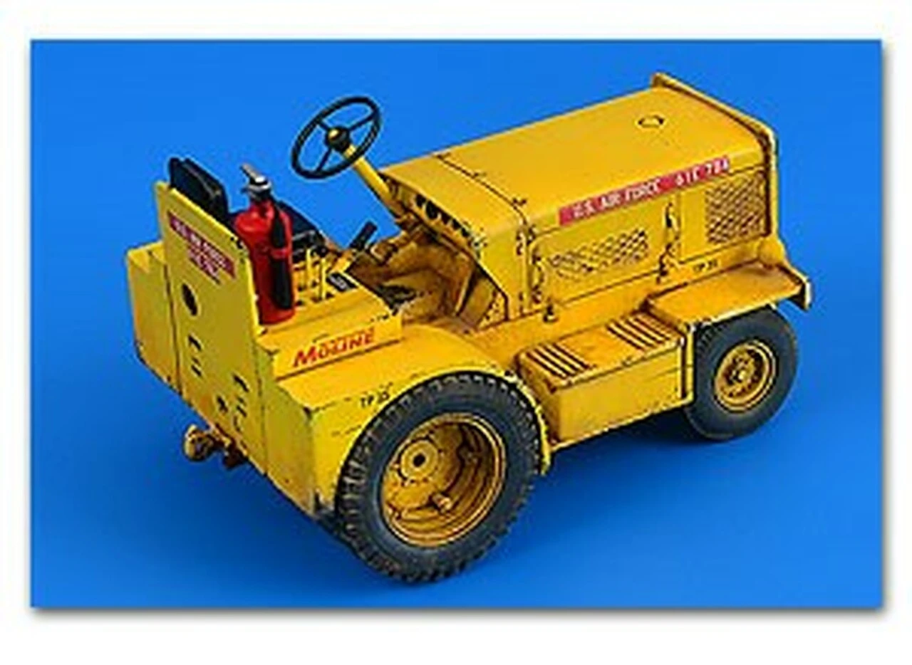 Minneapolis-Moline MT40 Tow Tractor 1/32 Aerobonus