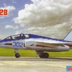 Sukhoi SU-28 Trainer Aircraft 1/72 Art Model Kits