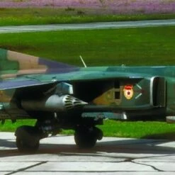 MiG27D Flogger Ground Attack Aircraft 1/72 Art Model Kits