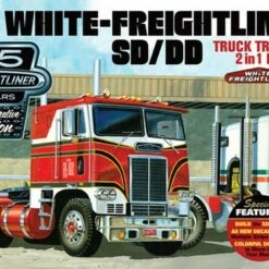 White Freightliner SD/DD Tractor Cab 75th Anniversary (2 in 1) 1/25 AMT Models