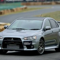 2015 Mitsubishi Lancer Evolution X 4-Door Car 1/24 Aoshima