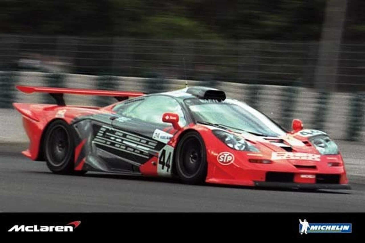 1997 McLaren F1 GTR #44 LeMans 24-Hr Race Car 1/24 Aoshima