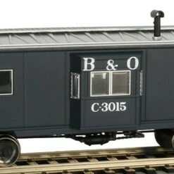 Bay Window Caboose w/Roof Walk Baltimore & Ohio HO Scale Bachmann Trains
