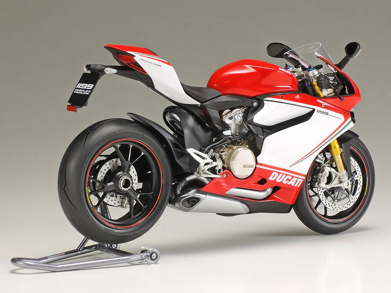 Ducati 1199 Panigale S Tricolore Motorcycle 1/12 Tamiya - Image 3