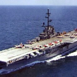 USS Antietam CV-36 Aircraft Carrier (2 in 1) 1/700 Dragon