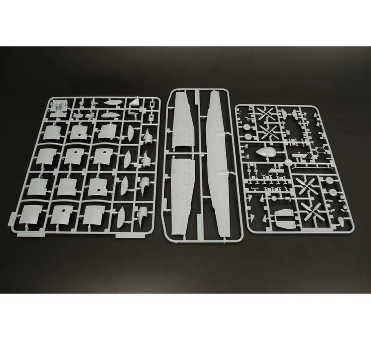 CASA C212-100 Portuguese Tail Arts Transport Aircraft 1/72 Special Hobby - Image 4