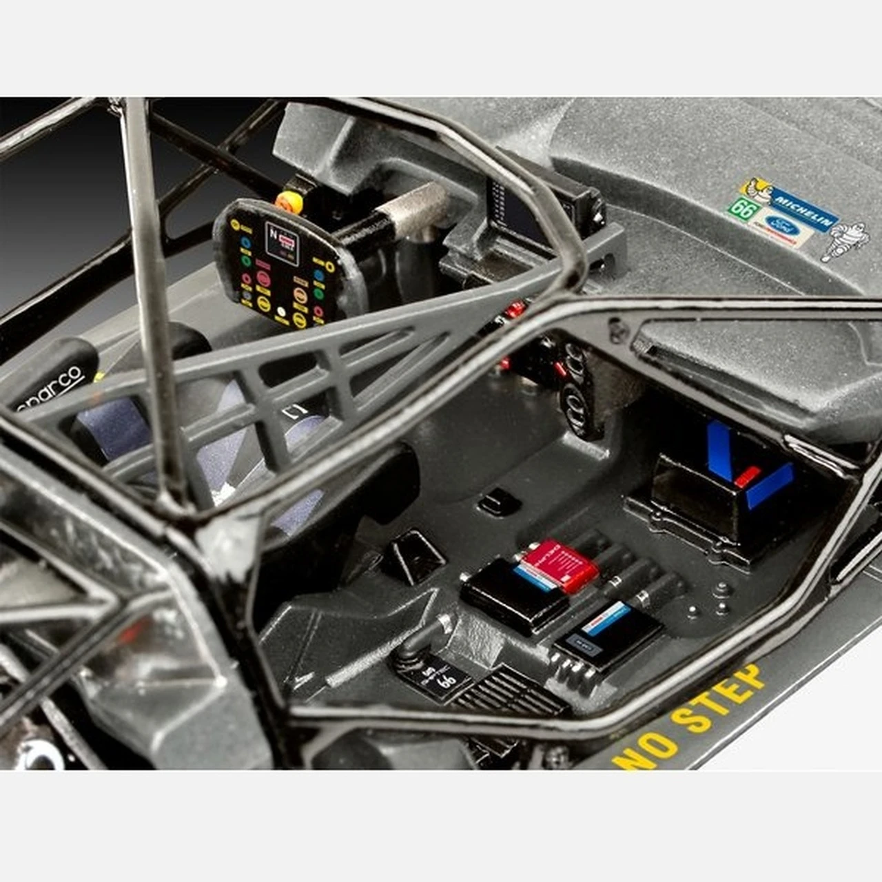 Ford GT LeMans 2017 Race Car 1/24 Revell Germany - Image 3