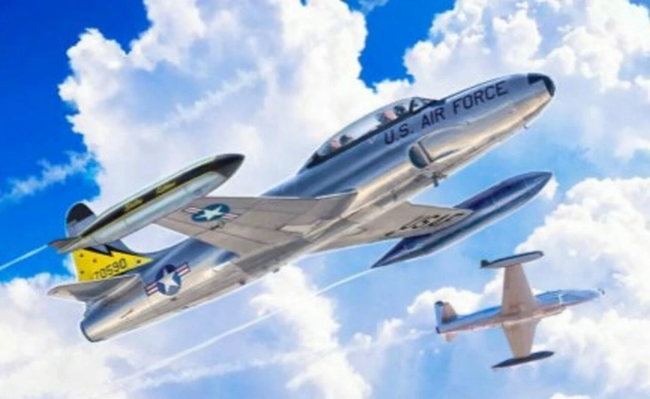 T-33A Shooting Star 2-Seater Trainer Aircraft 1/72 Italeri