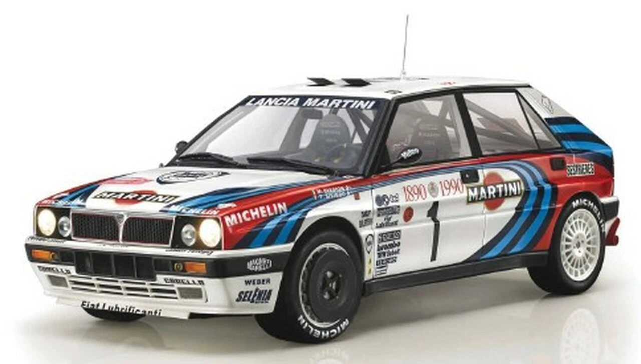 Lancia Delta HF Integrale 16v Rally Race Car 1/12 Italeri