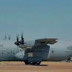 C-130J-30 Super Hercules USAF Aircraft 1/144 Minicraft