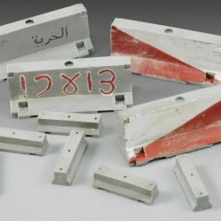 Concrete Traffic Barriers (4 large, 6 small) (Resin) 1/35 Royal Model
