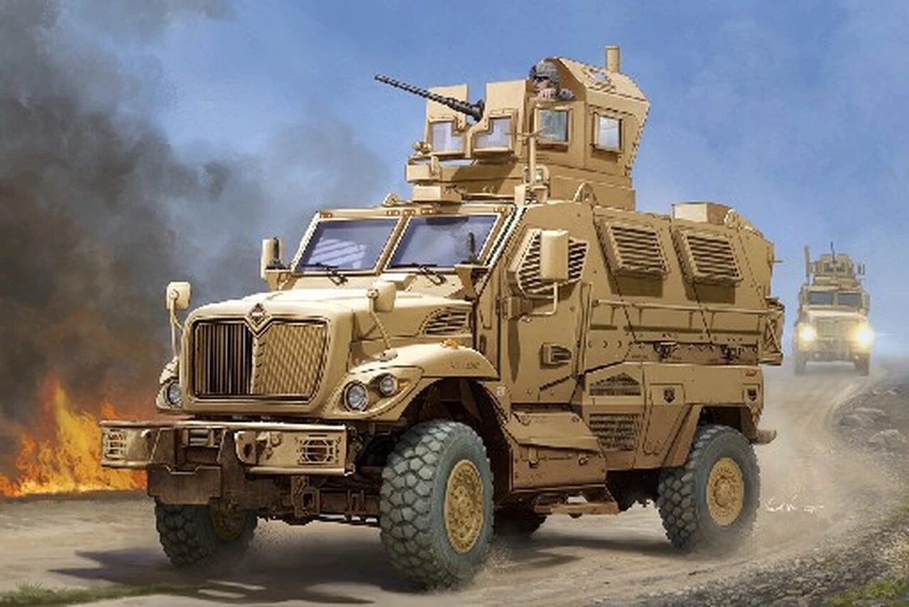 US MaxxPro MRAP Vehicle 1/16 Trumpeter