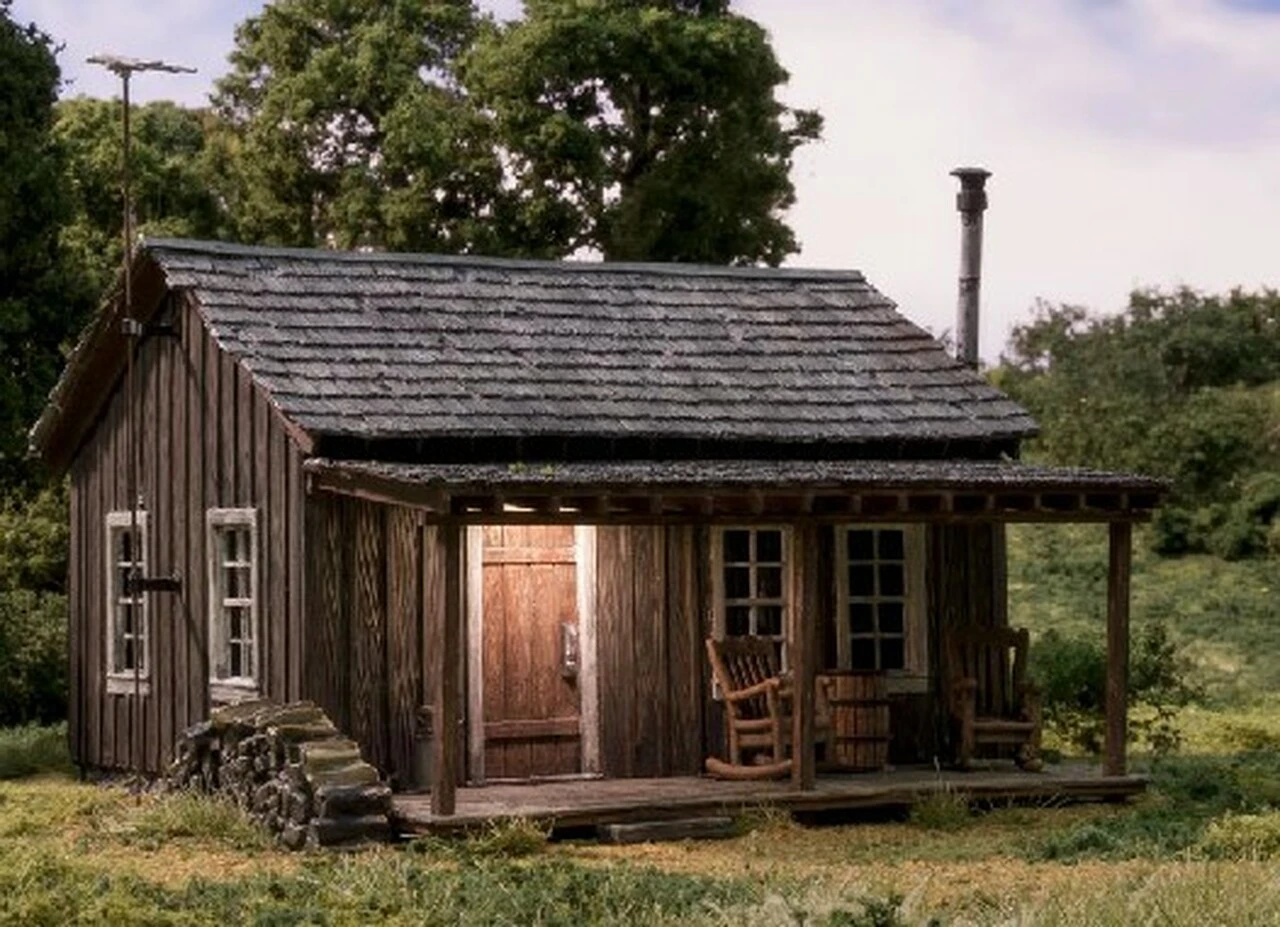 Built-N-Ready Rustic Cabin LED Lighted O Scale Woodland Scenics